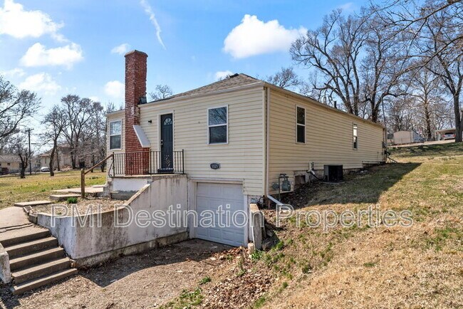 Building Photo - 1021 Walnut St