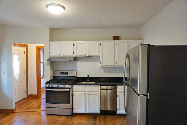 Primary Photo - 252 River St