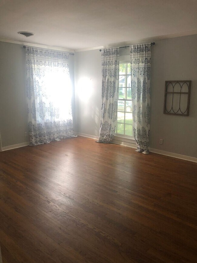 Building Photo - WONDERFUL SO. HIGHLANDS HOME.