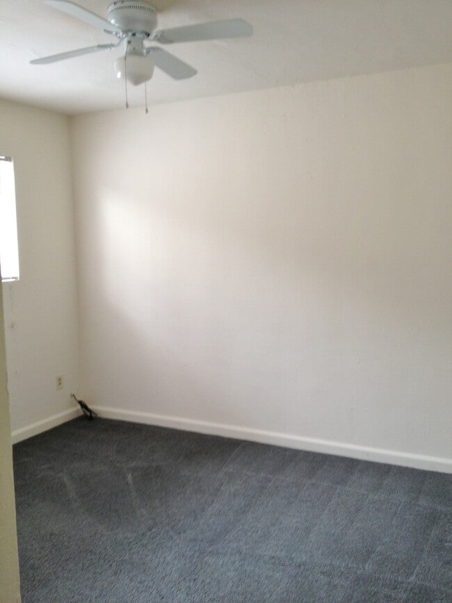 Building Photo - 2216 H St