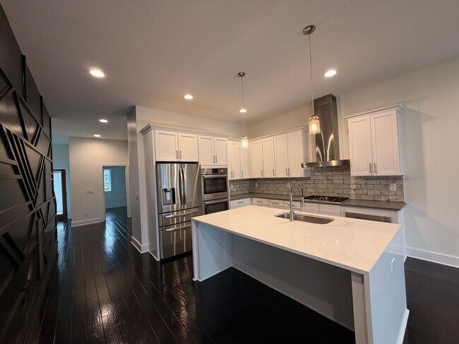 Building Photo - Beautiful Modern Home in Nashville Near the Fairgrounds