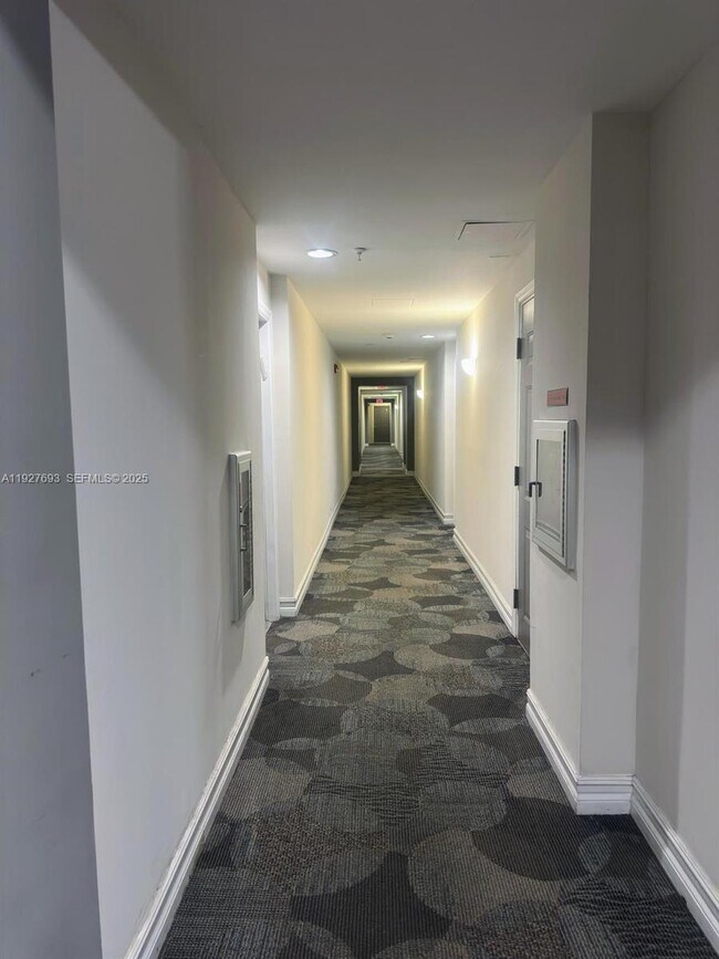 Foto del edificio - 1919 Van Buren St