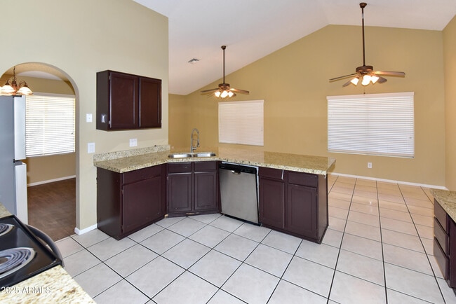 Building Photo - 3653 W Saragosa St