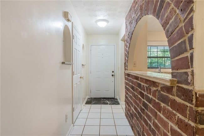 Building Photo - 5000 Village Green Way