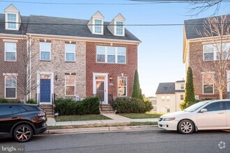 Building Photo - 1101 Trenton Pl SE