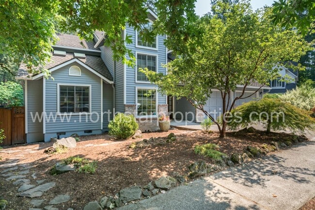 Building Photo - Newly Remodeled Lake Oswego Traditional