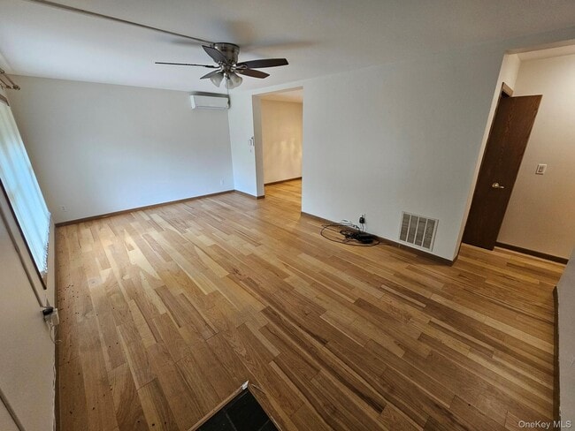 Building Photo - 49 Beechwood Ave