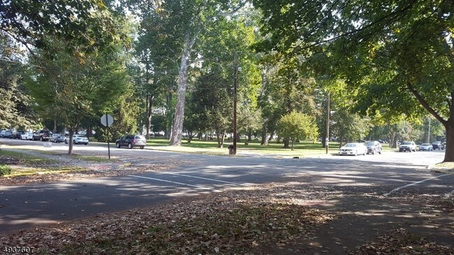 Foto del edificio - 302 Mansfield St