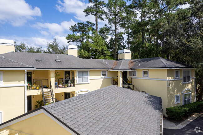 Building Photo - The Villas at Marsh Landing