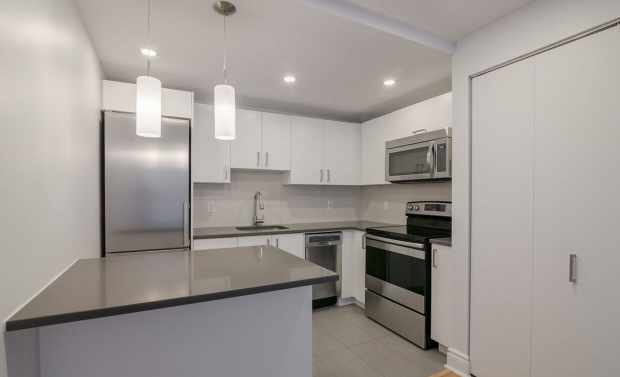 Primary Photo - 1550 Avenue Filion