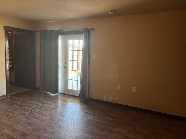 Building Photo - 2/1 Barndominium on Two Acre Horse Ranch i...