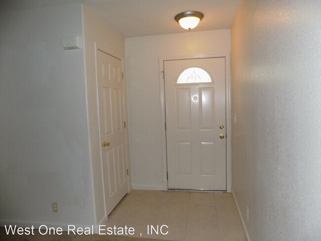 Building Photo - 2 br, 2 bath House - 353-1 Acacia Street