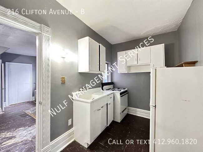 Building Photo - 216 Clifton Ave