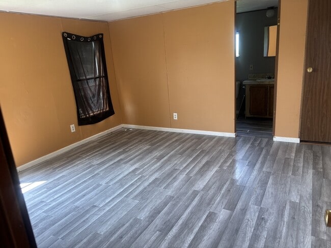 Building Photo - 1528 Apache Dr
