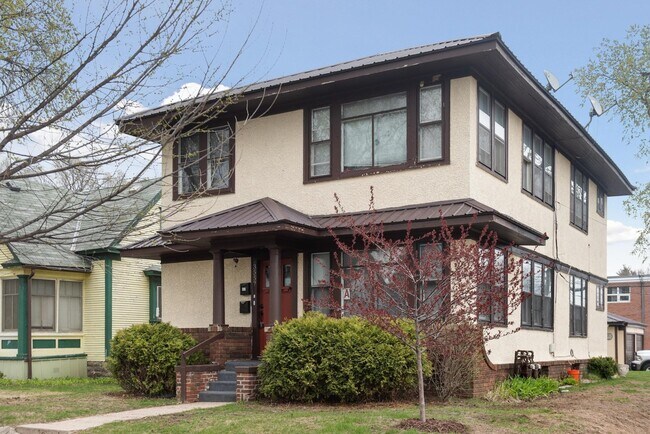 Building Photo - 3557 16th Ave S