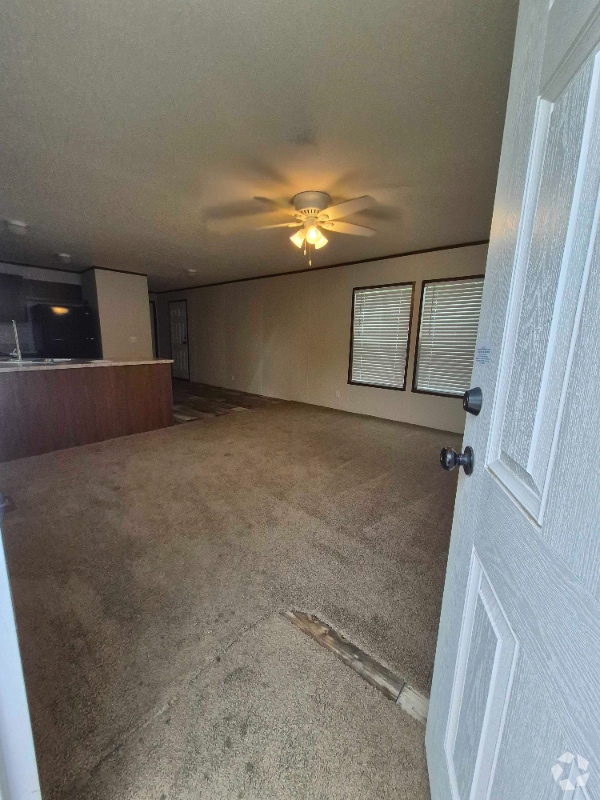 Building Photo - 201 Chamberlin Dr
