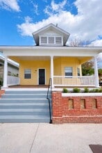 Building Photo - 2507 N Armenia Ave