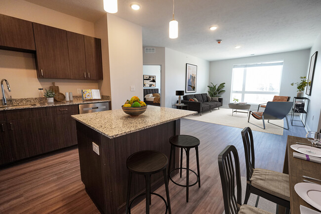 Stylish Kitchen with Granite Kitchen Island - EOS 75