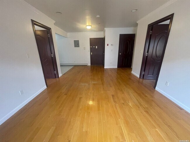 Foto del edificio - 75-48 Parsons Blvd