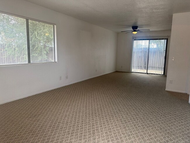 Building Photo - 9848 Sally Ave
