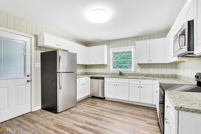 Foto del edificio - 970 Burnt Hickory Dr SW