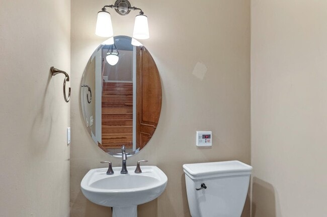 Building Photo - 1842 Ashley Hall Way