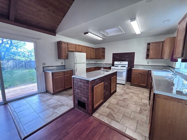 Foto del edificio - 441 Haggin Ave
