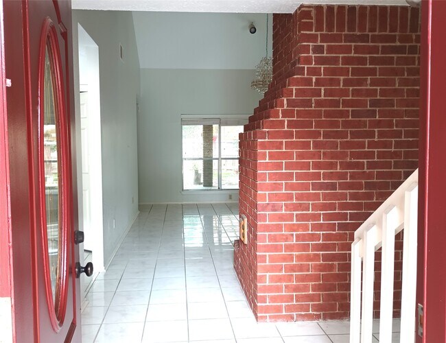 Foto del edificio - 16355 Flint Run Way
