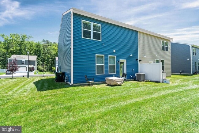 Building Photo - 154 Currant Cir