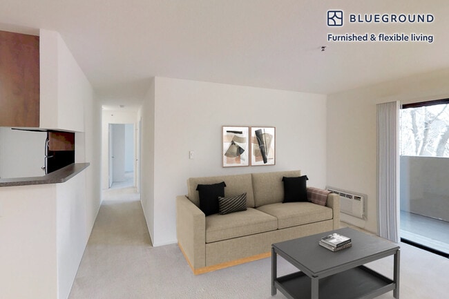 Foto del edificio - 1600 Villa St