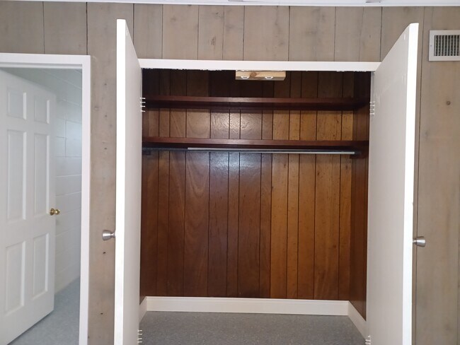 Building Photo - 1719 Oakley Ct