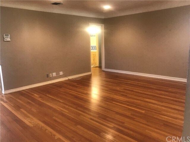 Foto del edificio - 43 W Pamela Rd