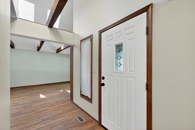 Building Photo - 4 Bedroom Near Butler University!