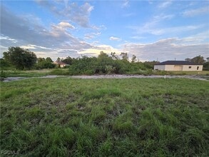 Building Photo - 425 Parkman Ave Building Photo - 425 Parkman Ave