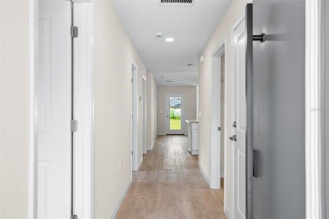 Foto del edificio - 28 Rainstone Ln