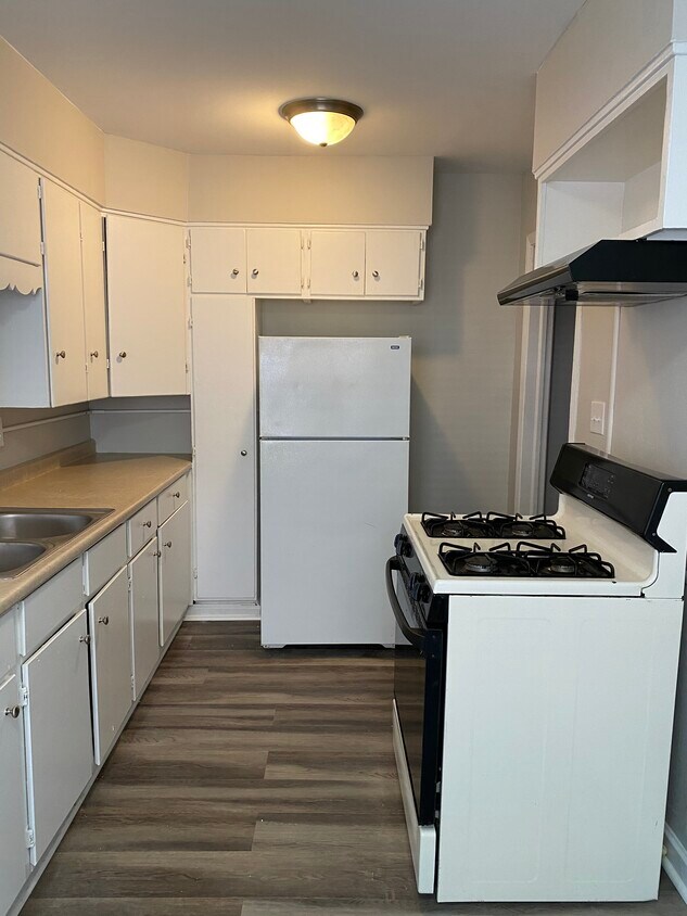Primary Photo - 1441 E Columbus St