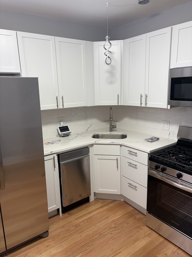 Building Photo - 1540 S Ridgeway Ave