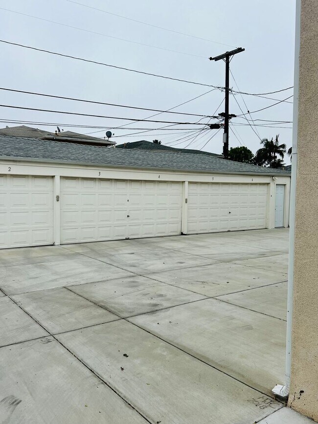 Foto del edificio - Midtown Ventura - One bedroom, one bath upstairs apartment