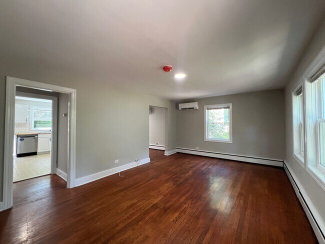 Foto del edificio - Nicely Updated, Pet-Friendly Fry's Spring Duplex