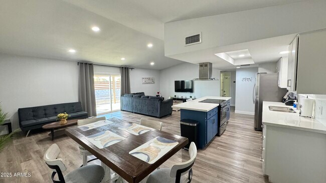 Foto del edificio - 10416 W Devonshire Ave