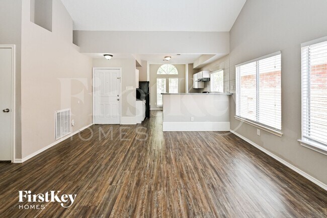 Foto del edificio - 11811 Meadowchase Dr