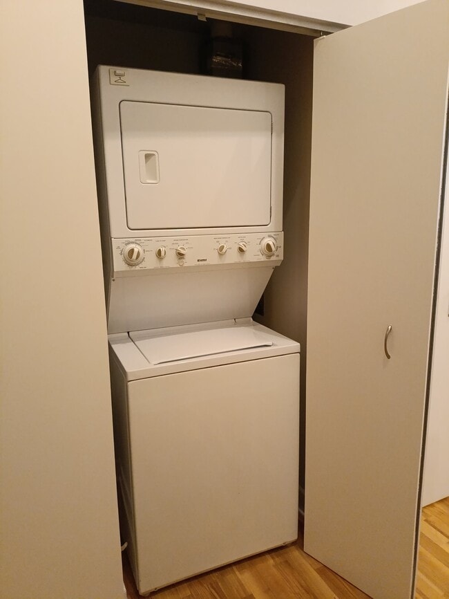 Foto del edificio - 211 E Ohio St