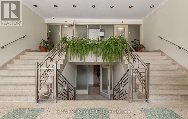 Building Photo - 205-205 Keele St