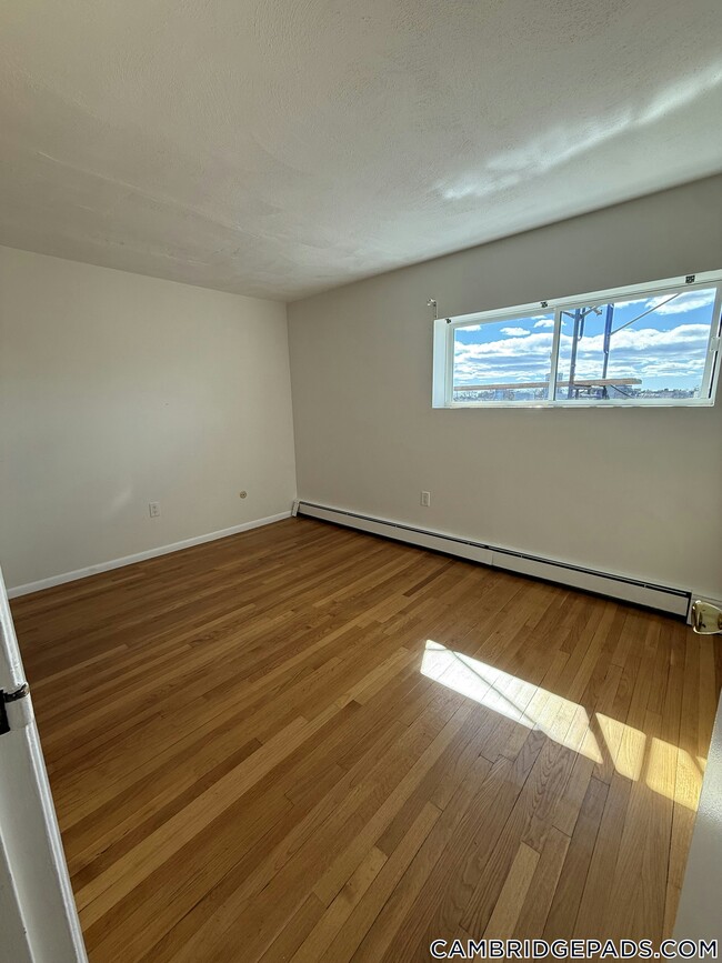 Building Photo - 1643 Cambridge St