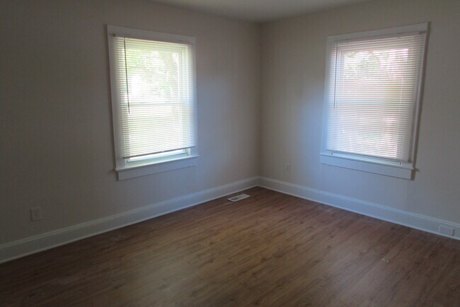 Building Photo - 2701 Goble St