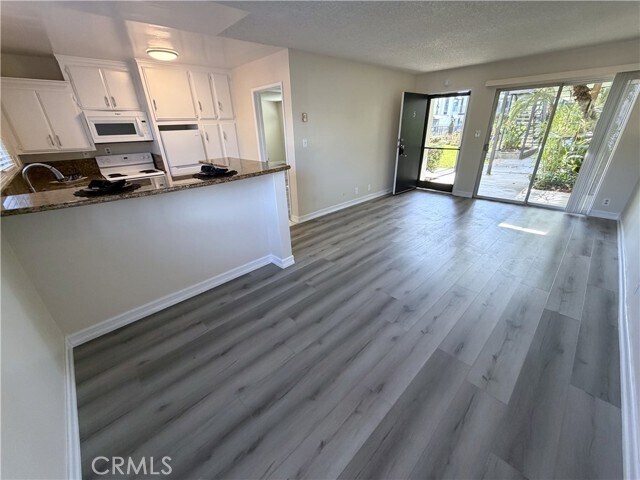 Foto del edificio - 931 W 19th St