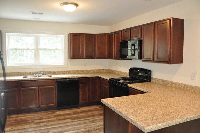 Building Photo - 20 Cattail Cir