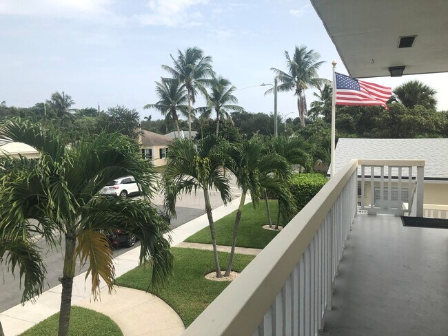 Foto del edificio - 325 Ocean Breeze St