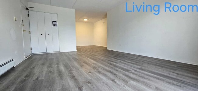 Foto del edificio - 271 Shorewood Dr