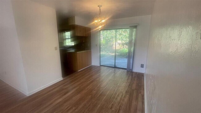 Foto del edificio - 2124 NE 58th St